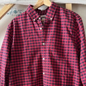 Medium Gap Red/Navy Blue Plaid Long Sleeve Shirt